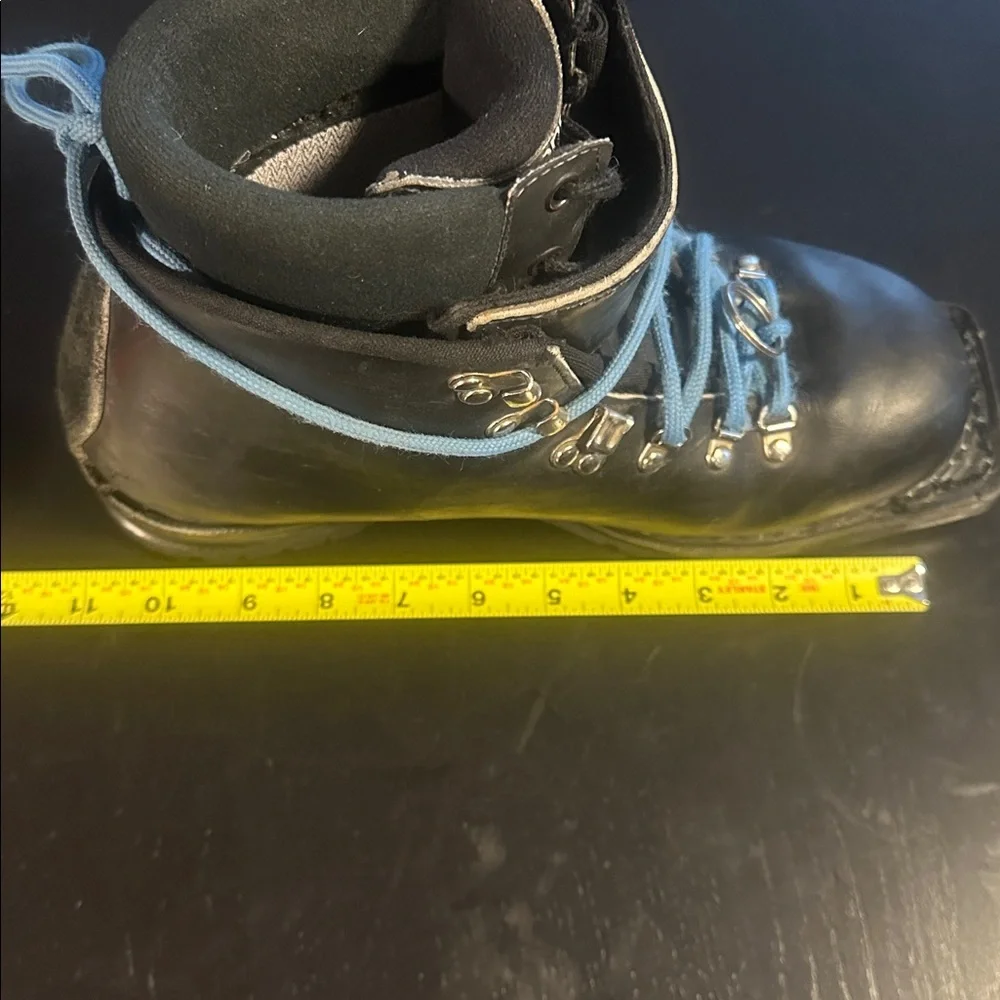 Merrell Ski Boots - Picture 13 of 16